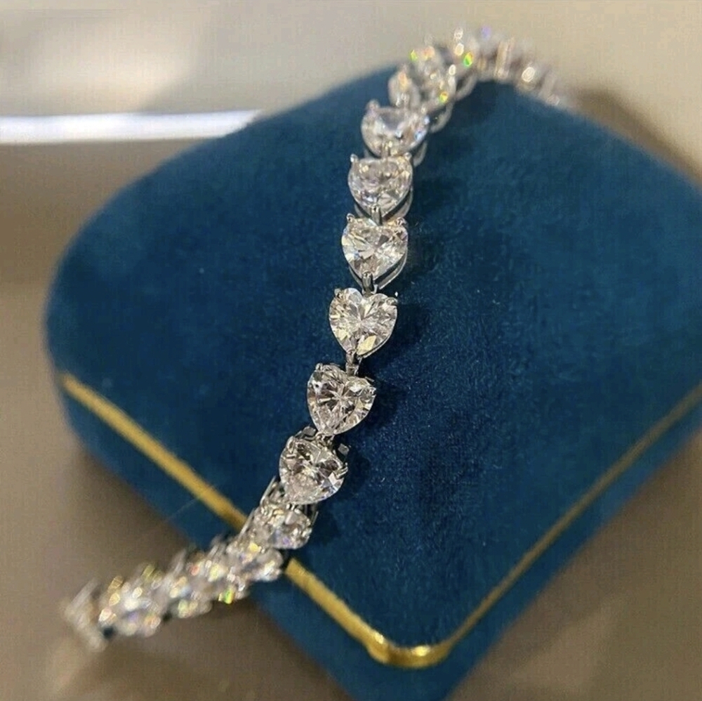 GRA Certified 16 Carat Total * VVS1 Heart-cut Full Moissanite Bracelet 7.09 Inch